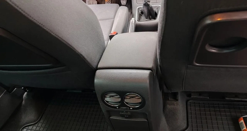 Volkswagen Golf cena 10500 przebieg: 261000, rok produkcji 2006 z Częstochowa małe 191